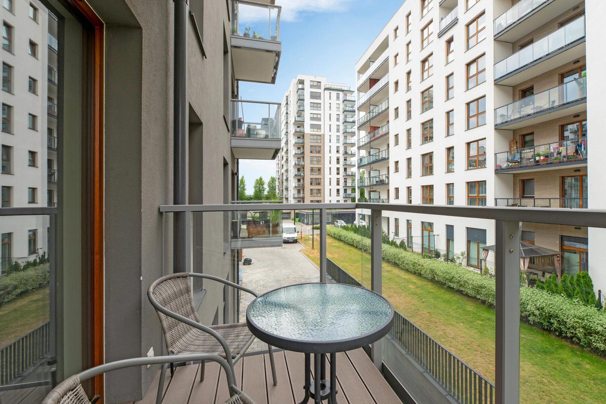 Apartment Zajezdnia Wrzeszcz Seaside & Parking By Downtown
